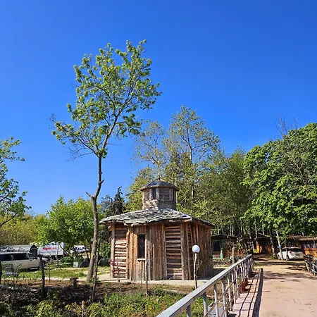 אתר קמפינג Hakuna Matata, еко, плаж градина