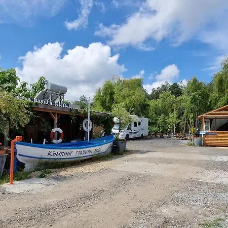 אתר קמפינג Hakuna Matata, еко, плаж градина